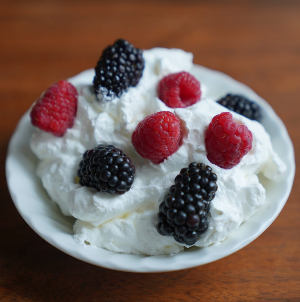 Calicrema whipped cream with berries